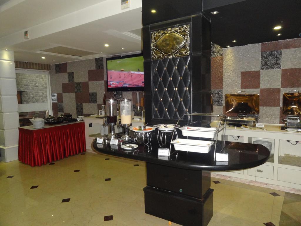 Hotel The Pgs Vedanta Kochi Zewnętrze zdjęcie