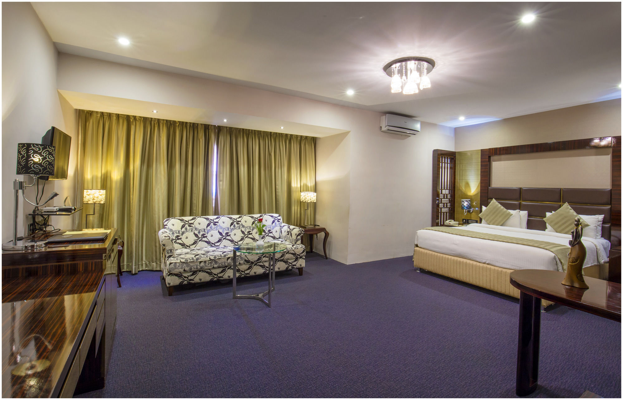 Hotel The Pgs Vedanta Kochi Zewnętrze zdjęcie
