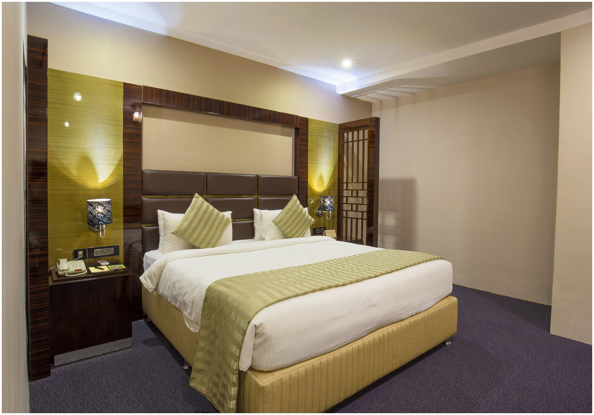 Hotel The Pgs Vedanta Kochi Zewnętrze zdjęcie