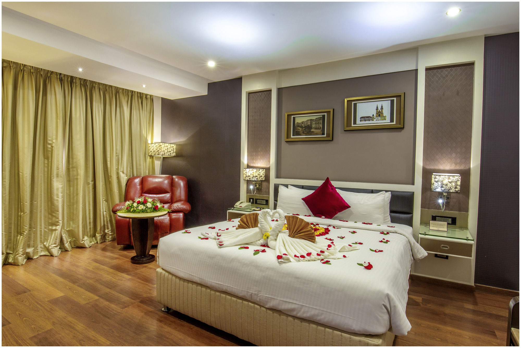 Hotel The Pgs Vedanta Kochi Zewnętrze zdjęcie